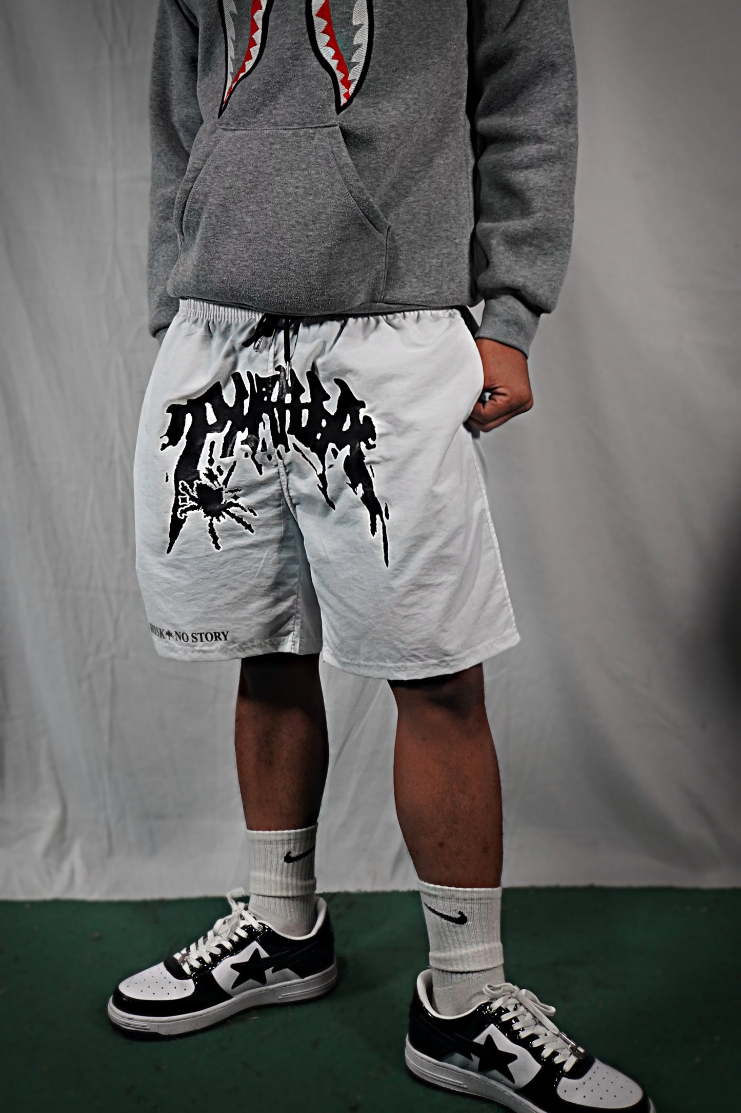NO RISK NO STORY BEACH SHORT - WHITE